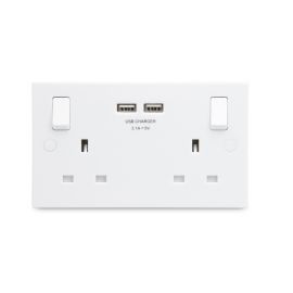 Jegs Wall Socket - 2 Gang - Switched - Includes USB 